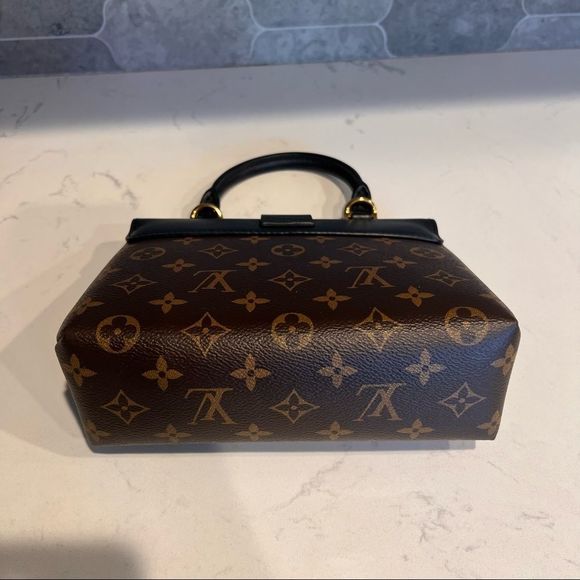Louis Vuitton Locky BB Black Monogram - Picture 9 of 13